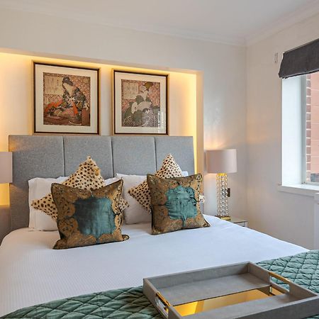 Modern Knightsbridge Apartment With Balcony Overlooking Harrods Prime Location Londýn Exteriér fotografie