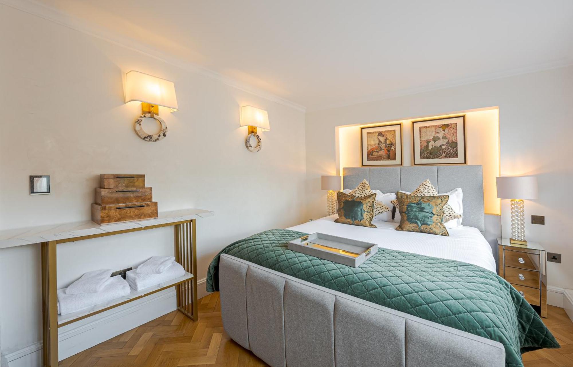 Modern Knightsbridge Apartment With Balcony Overlooking Harrods Prime Location Londýn Exteriér fotografie