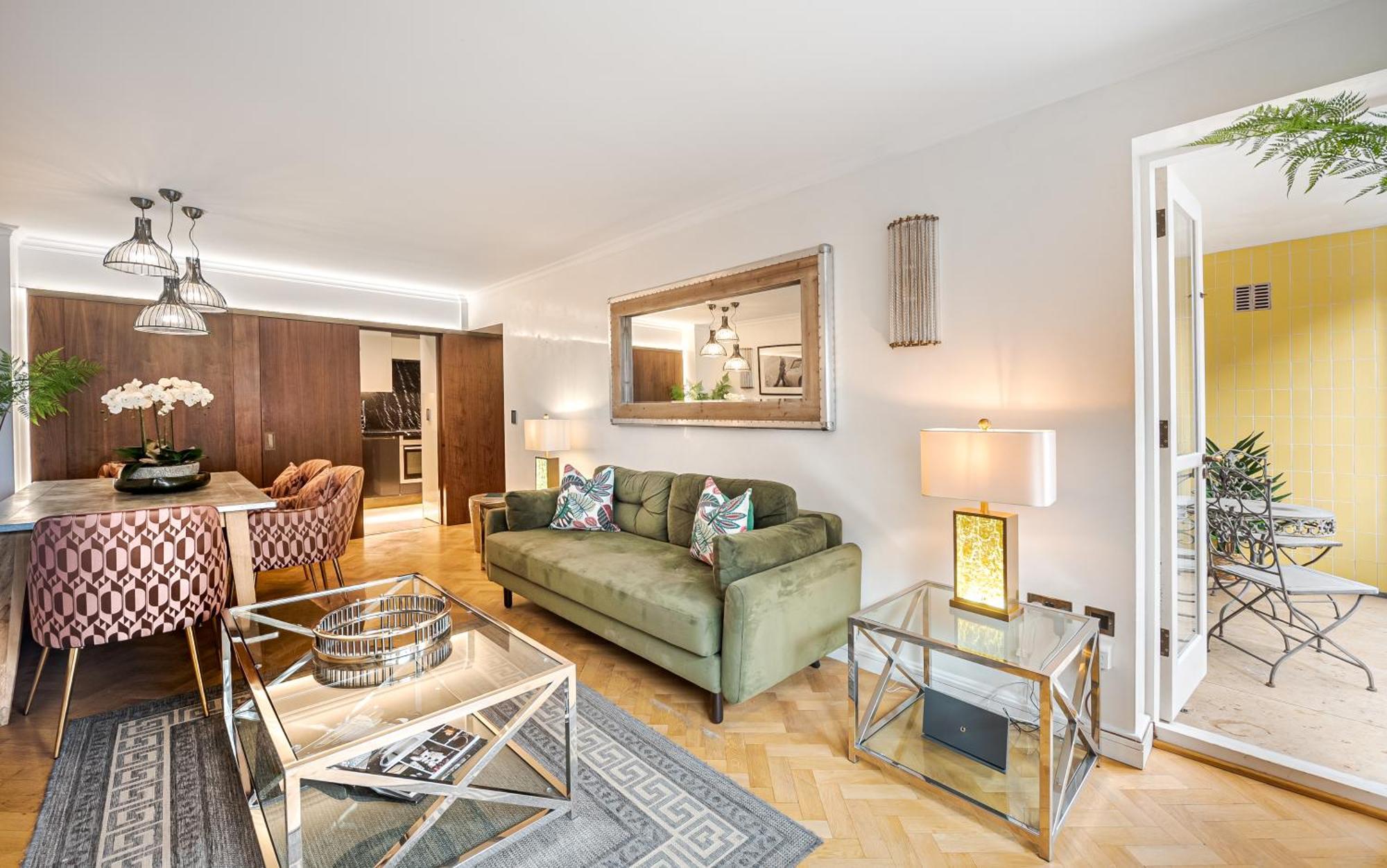Modern Knightsbridge Apartment With Balcony Overlooking Harrods Prime Location Londýn Exteriér fotografie