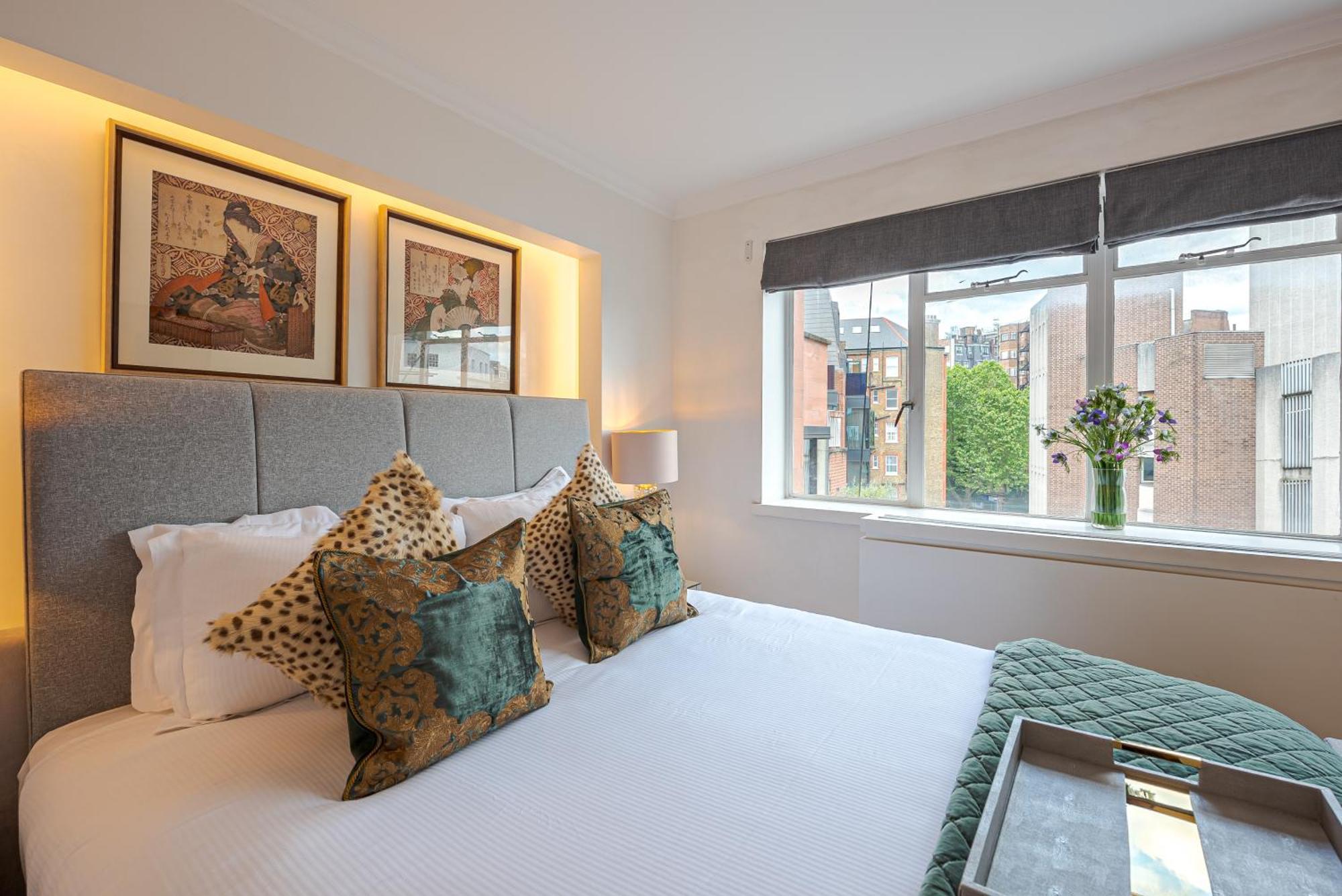 Modern Knightsbridge Apartment With Balcony Overlooking Harrods Prime Location Londýn Exteriér fotografie