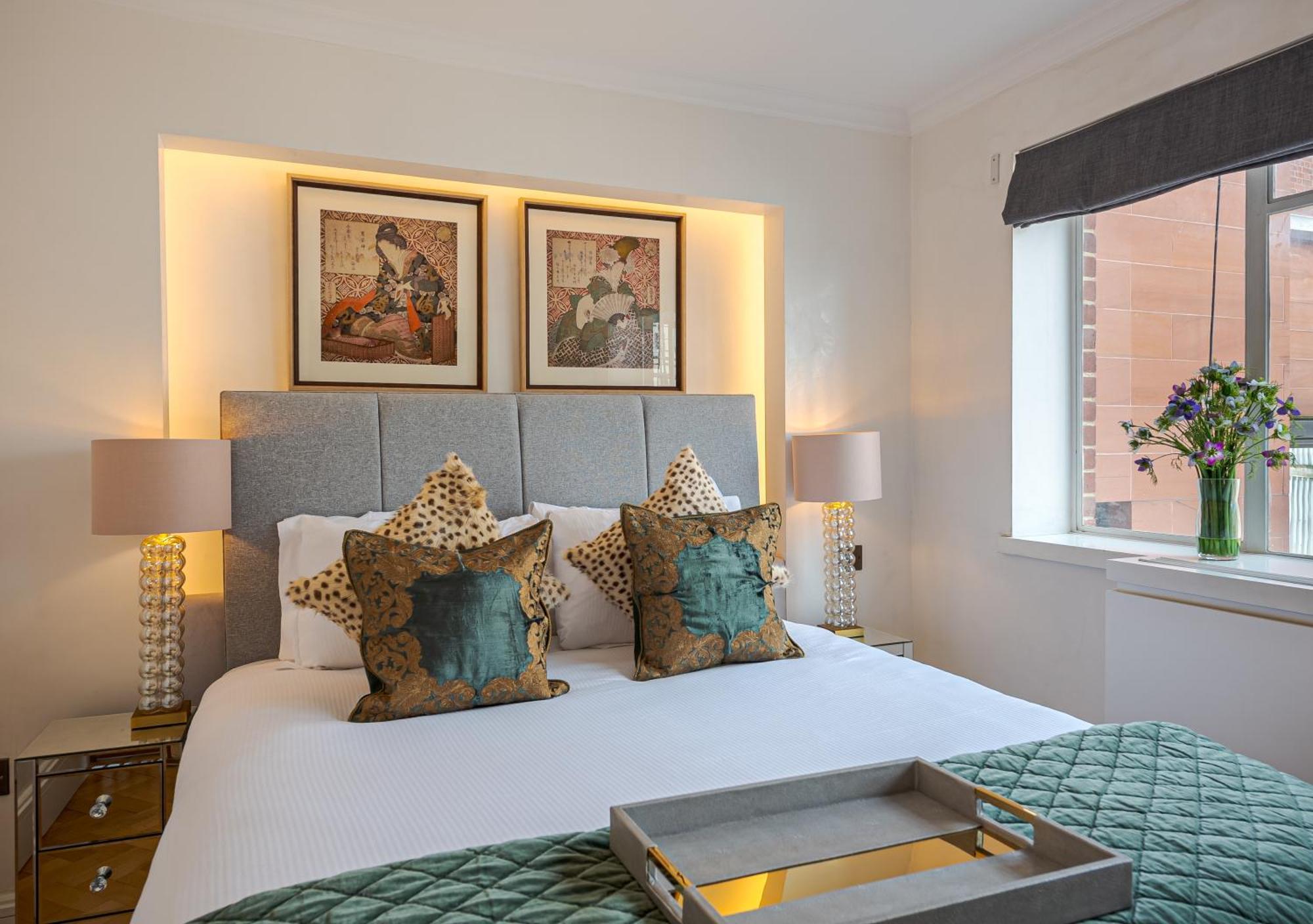 Modern Knightsbridge Apartment With Balcony Overlooking Harrods Prime Location Londýn Exteriér fotografie