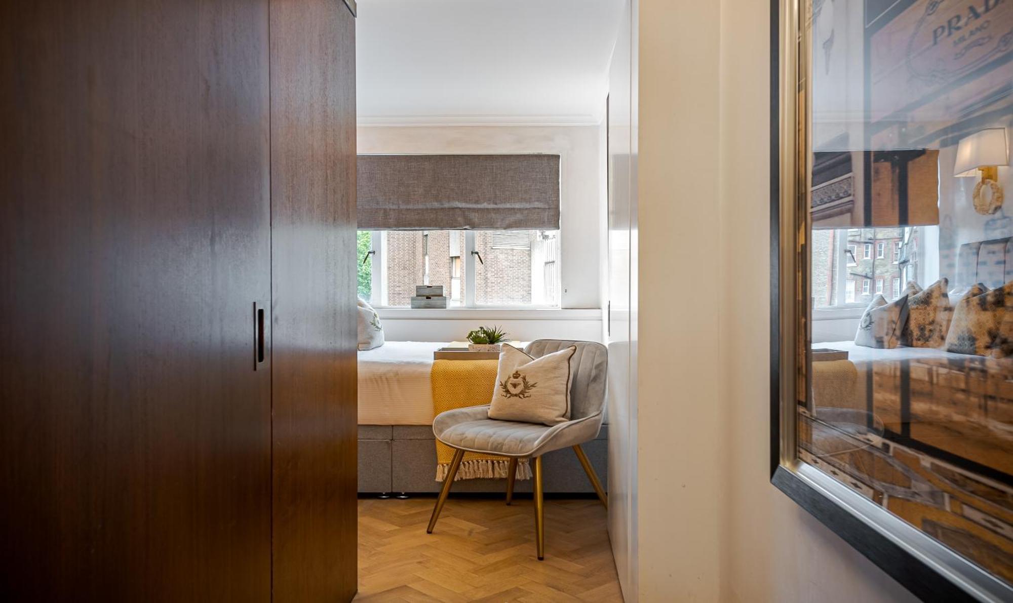 Modern Knightsbridge Apartment With Balcony Overlooking Harrods Prime Location Londýn Exteriér fotografie