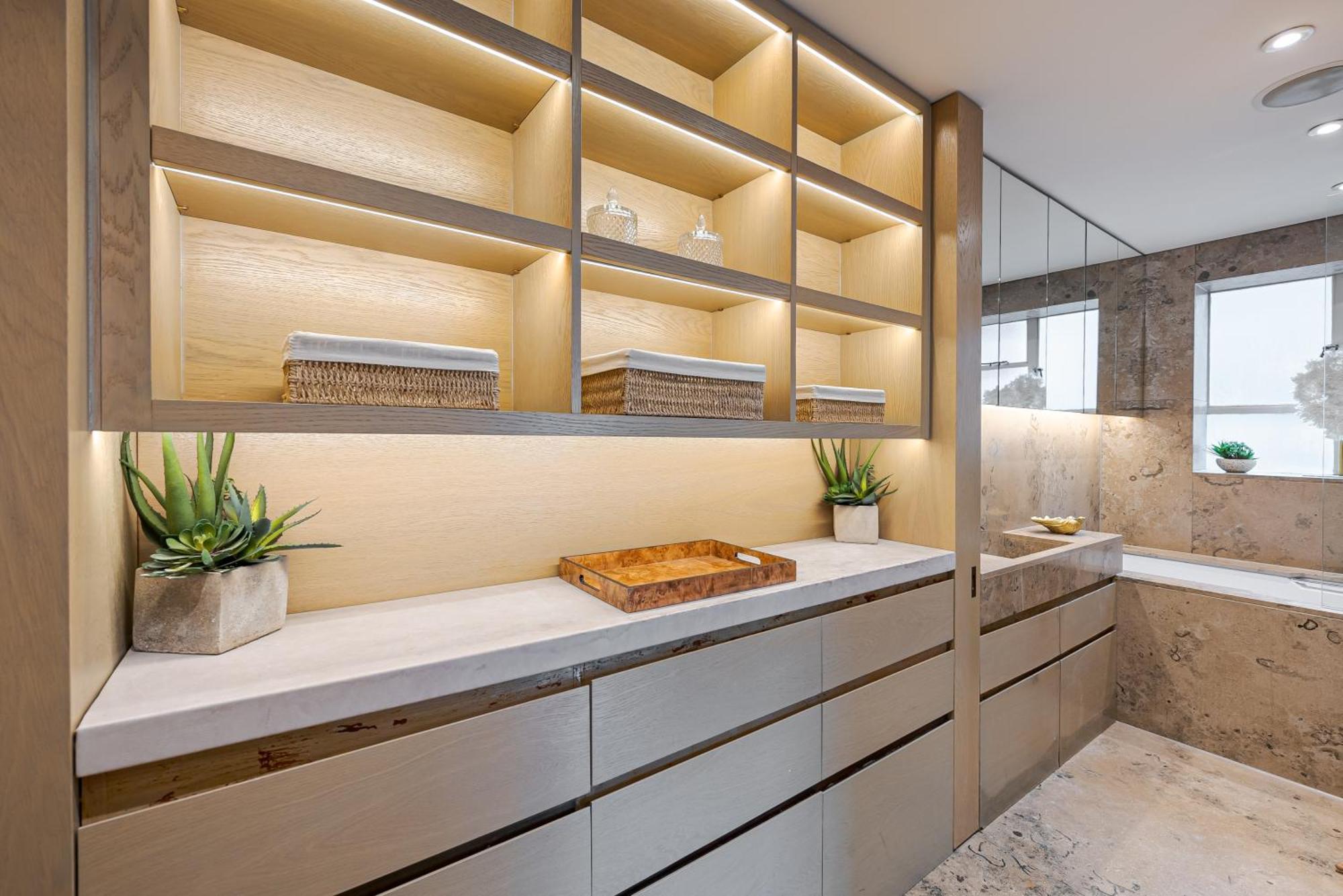 Modern Knightsbridge Apartment With Balcony Overlooking Harrods Prime Location Londýn Exteriér fotografie