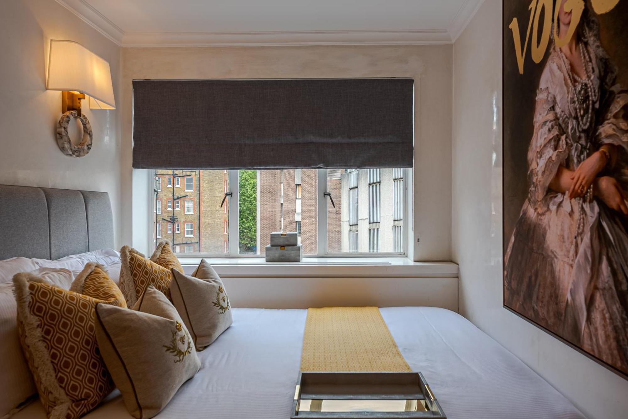 Modern Knightsbridge Apartment With Balcony Overlooking Harrods Prime Location Londýn Exteriér fotografie