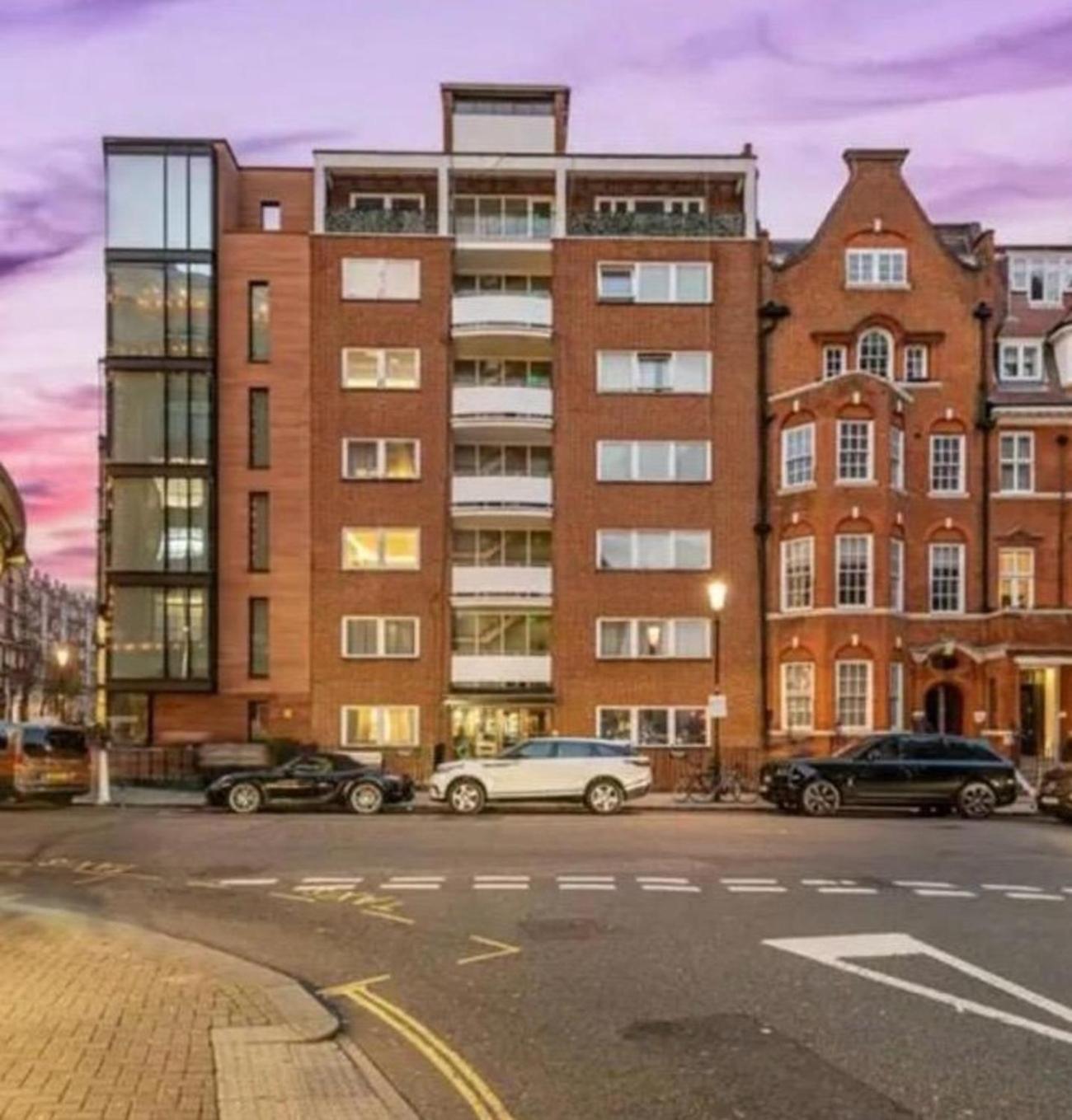 Modern Knightsbridge Apartment With Balcony Overlooking Harrods Prime Location Londýn Exteriér fotografie