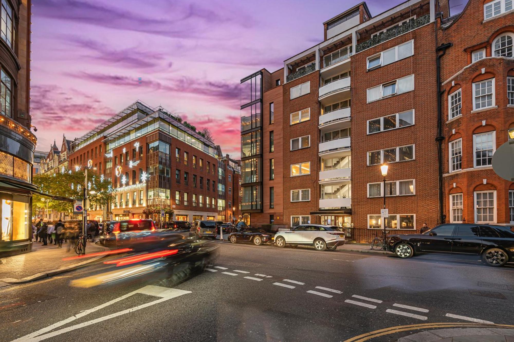 Modern Knightsbridge Apartment With Balcony Overlooking Harrods Prime Location Londýn Exteriér fotografie